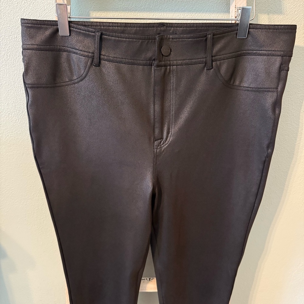 NYDJ Sculpt-Her Faux Leather Sheen Skinny Black Pants Women Size 12 - Picture 2 of 12